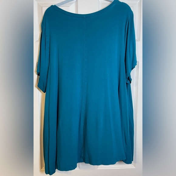 Lane Bryant Women's Plus Size Crew Neck Top Size 26/28, Blue - Picture 2 of 2